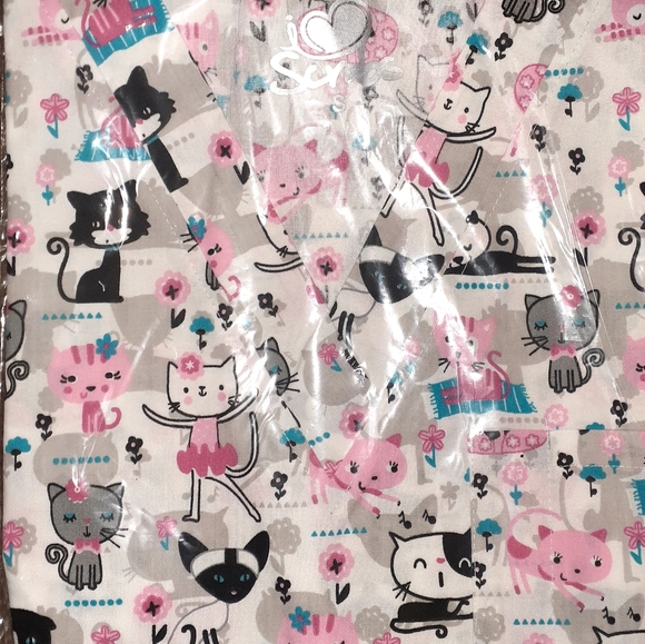Pretty Kitty scrub top - Picture 2 of 2